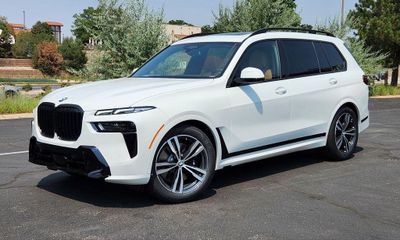 2027 BMW X7 XDRIVE40I