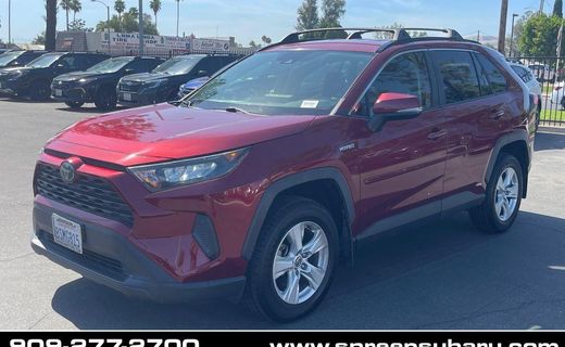 2020 Toyota RAV4 LE HV