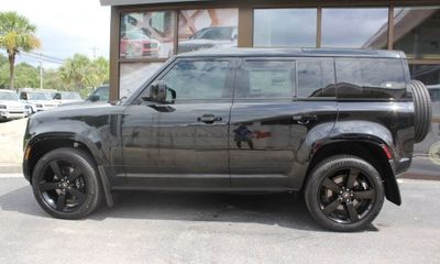 2025 Land Rover Defender 110 V8