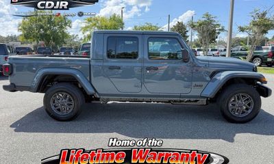 2026 Jeep Gladiator Sport
