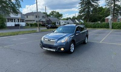 2011 Subaru Outback Limited M R