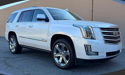 2016 Cadillac Escalade Platinum