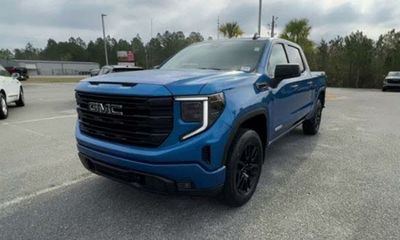2023 GMC Sierra Elevation