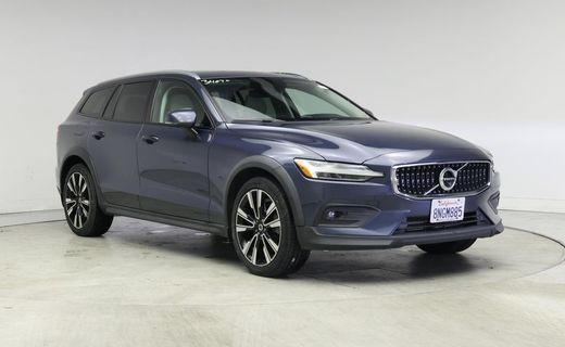 2020 Volvo V60CC Momentum