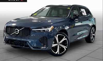 2024 Volvo XC60 Ultimate Dark