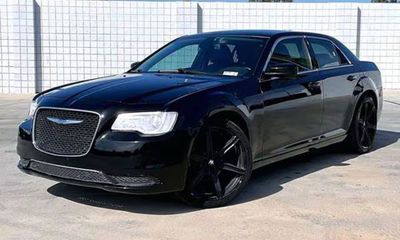 2017 Chrysler 300 Limited