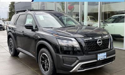 2025 Nissan Pathfinder SV