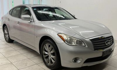 2014 Infiniti Q70 37