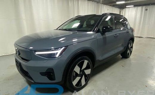 2023 Volvo XC40 Ultimate Dark