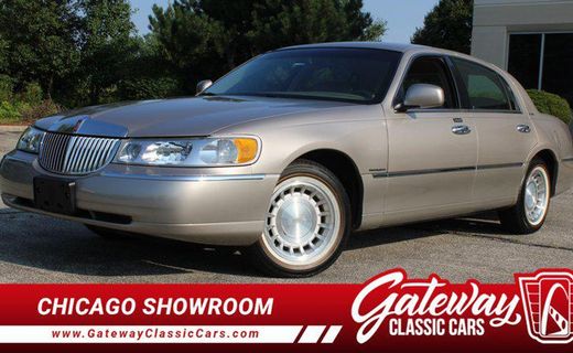 2002 Lincoln Town CAR Executive