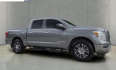 2022 Nissan Titan SV