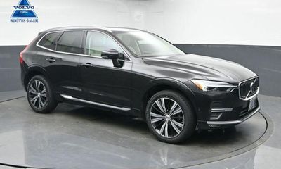 2023 Volvo XC60 Plus Bright