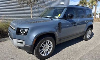 2020 Land Rover Defender 110 SE