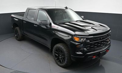 2026 Chevrolet Silverado Trail Boss Custom