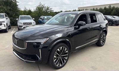 2026 Volvo XC90 Ultra Bright