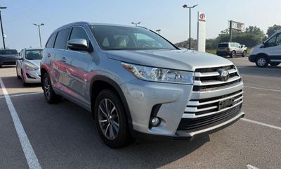 2017 Toyota Highlander SE XLE