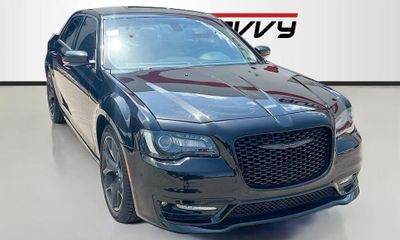 2022 Chrysler 300 Touring L