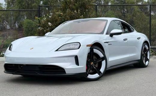 2026 Porsche Taycan 4S