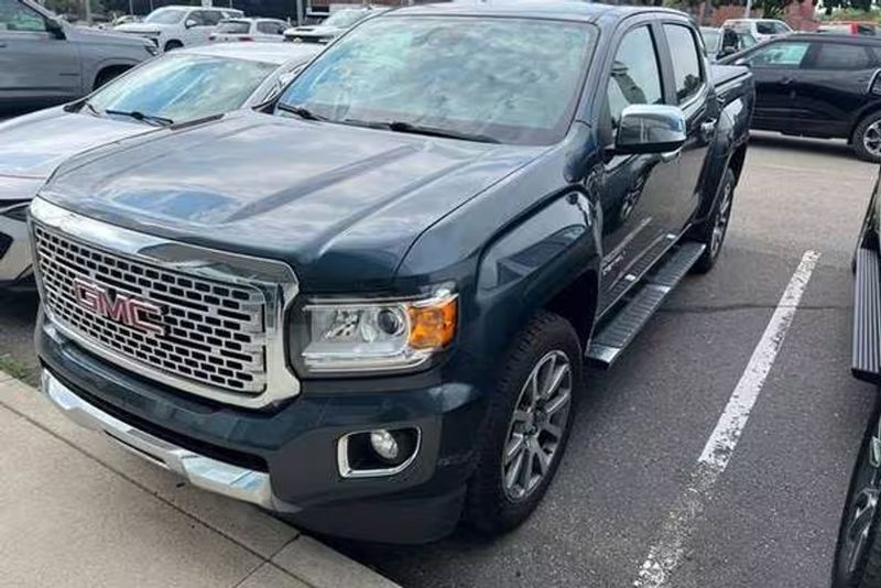 2020 Gmc Canyon — a typically priced live listing