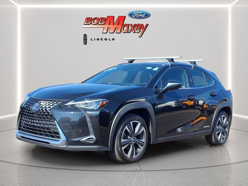 2019 Lexus UX — a typically priced live listing