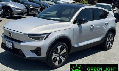 2023 Volvo C40 Plus Dark