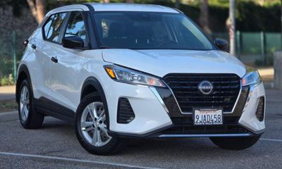 2023 Nissan Kicks S