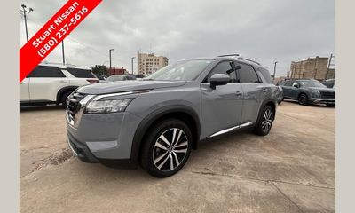 2023 Nissan Pathfinder Platinum