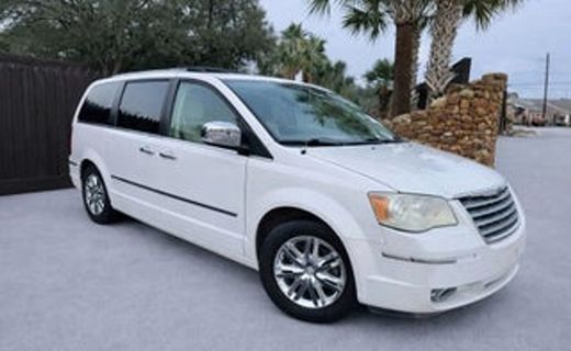 2010 Chrysler Town AND Country RT