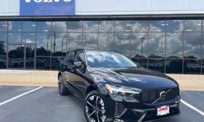 2026 Volvo XC60 Plus Dark