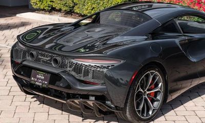 2025 McLaren Artura