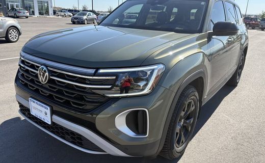 2024 Volkswagen Atlas 4MOTION Peak Edition