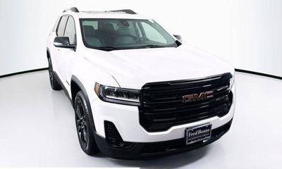 2023 GMC Acadia SLT