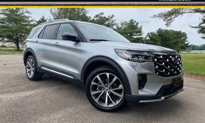 2025 Ford Explorer Platinum