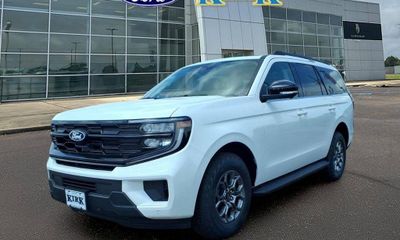 2027 Ford Expedition Active