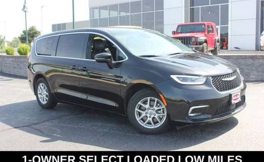 2025 Chrysler Pacifica Select