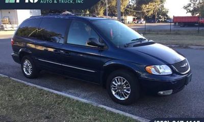 2003 Chrysler Town AND Country Limited