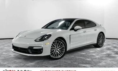 2023 Porsche Panamera 4 Platinum