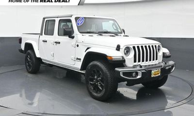 2022 Jeep Gladiator Sport