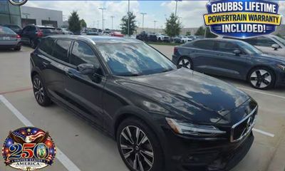 2022 Volvo V60CC Momentum Excl S60