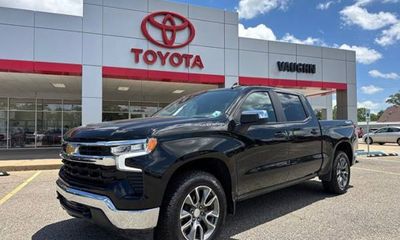 2024 Chevrolet Silverado LT