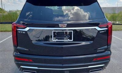 2023 Cadillac XT6 Luxury