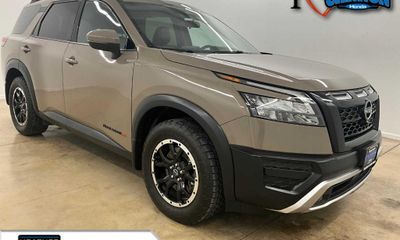 2023 Nissan Pathfinder SV