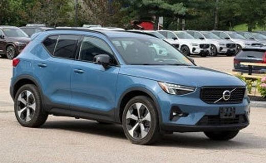 2024 Volvo XC40 Plus Dark