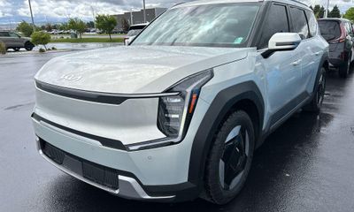 2024 Kia EV9 Wind