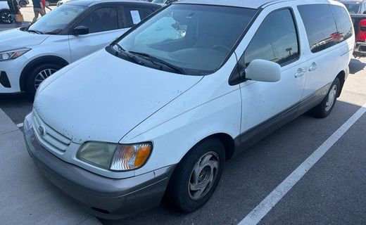 2003 Toyota Sienna LE