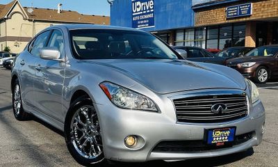 2011 Infiniti M56 Base