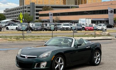 2008 Saturn SKY RED Line
