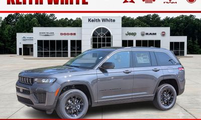 2026 Jeep Grand Cherokee Base Laredo