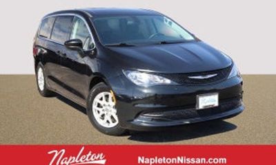 2022 Chrysler Voyager LX