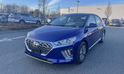 2022 Hyundai Ioniq SE